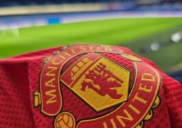 Manchester United seeks a new right back