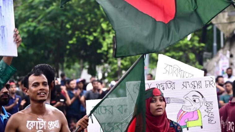Bangladesh University students protest against the conventional quotas system.
