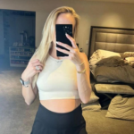 Brittany Mahomes flaunts her baby bump in this cute gym fit