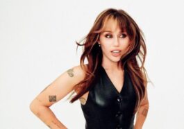 Miley Cyrus Becomes Youngest Disney Legend, Gets Emotional