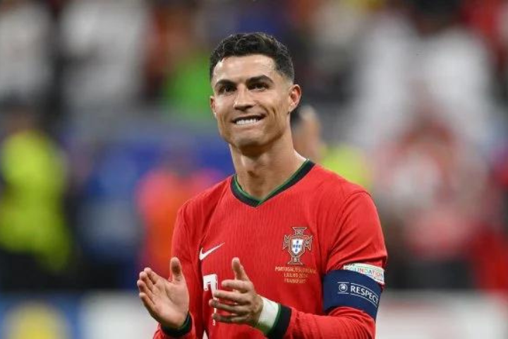 Ronaldo is in Portugal's starting team again after Euro exit