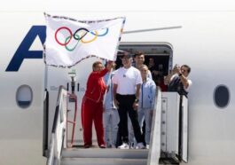 Los Angeles welcomes the Olympic flag for 2028 Olympics