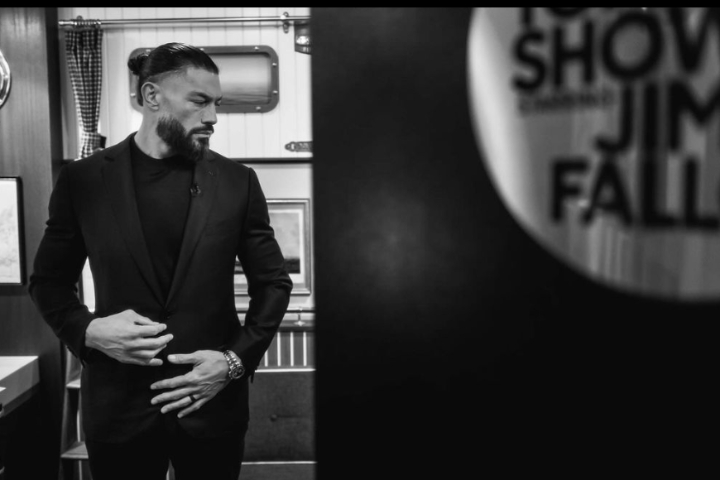 When is Roman Reigns’ next WWE appearance after SmackDown?