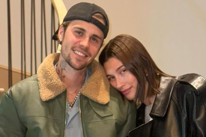 Justin Helped Hailey to select Her Baby Debut Manicure