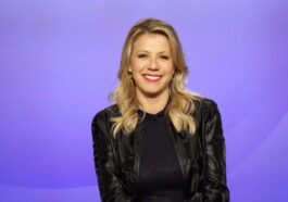 Jodie Sweetin Recreates Iconic Full House Dance
