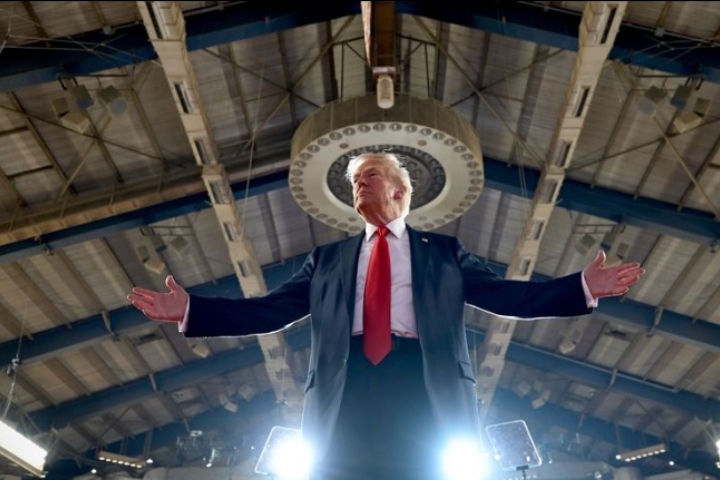 Picture showing Donald Trump in a flight with Project 2025 head goes viral