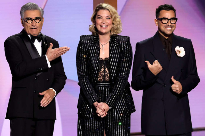 Schitt’s Creek Stars Reunite on Emmy Stage
