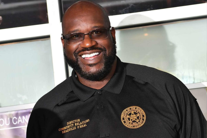 Shaquille O'Neal Denies Dating Rumors, Shares Photo with Women