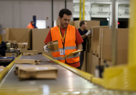 Amazon increases salary and benefits for warehouse workers