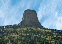 21-Year-Old Climber Falls to Death at Devils Tower, Partner Stranded