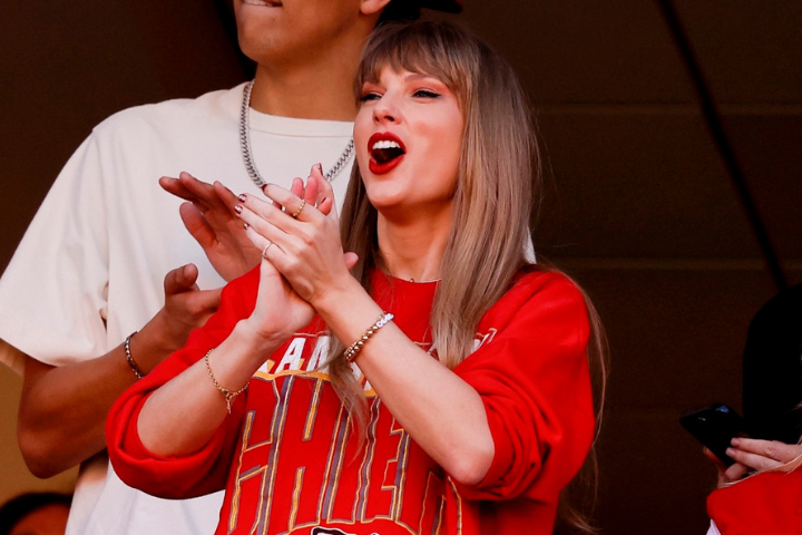 Taylor Swift attends Kansas City Chiefs as NFL season starts