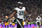 Eagles Win 34-29 Despite Sloppy Performance Against Packers
