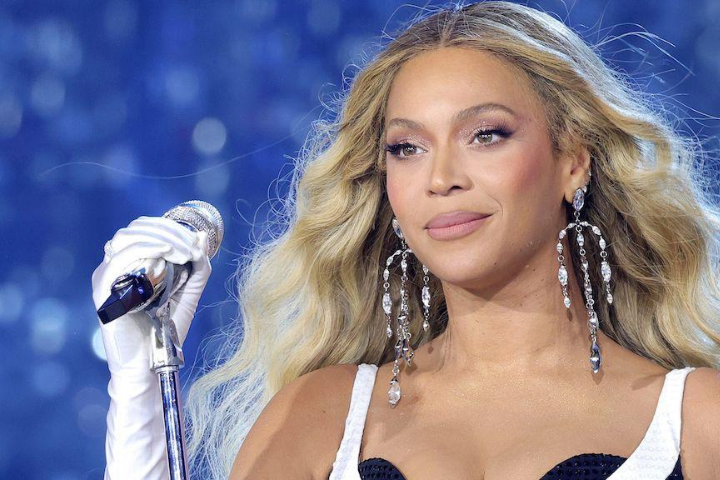 Beyoncé's Father Claims Racism Behind Singer’s Snub