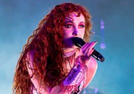 Chappell Roan wins Best New Artist at VMA