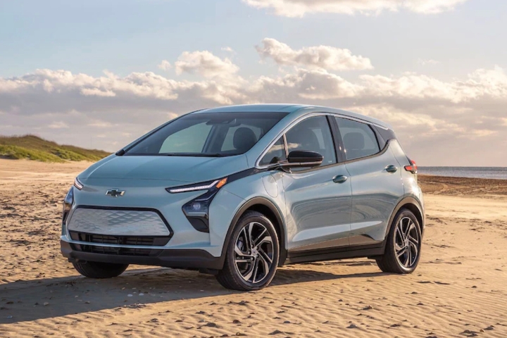 GM Strives for EV Sales Momentum Amid Challenges