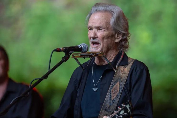 Kris Kristofferson Dies at 88: A Life of Sobriety