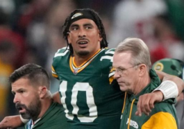 Packers Jordan Love has apparent lower leg injury