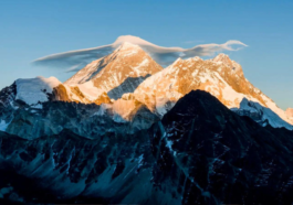 Mount Everest's Growth Accelerates Due to River Capture