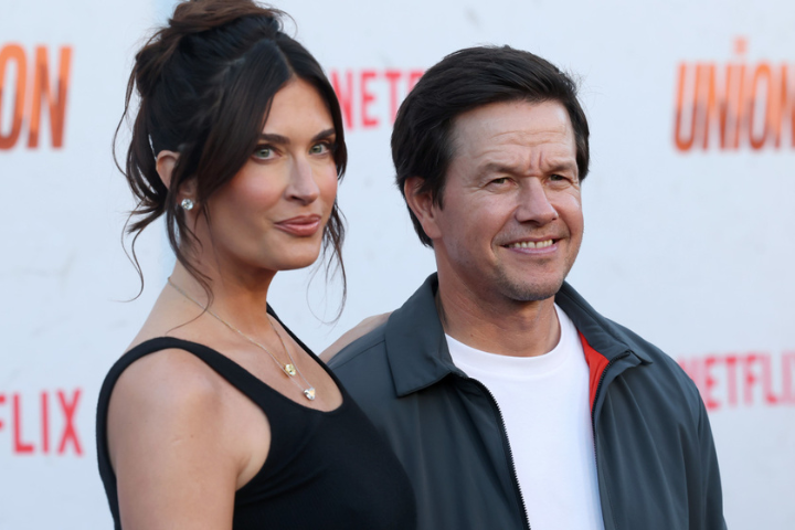 Mark Wahlberg Goes Nude in Fiji Vacation Photo
