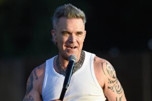 The Biopic Of Robbie Williams Shows Him As A Cgi Monkey That Sings