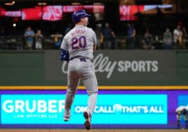 After a 9th inning rally, the Mets defeated the Brewers 4-2 to advance in the playoffs