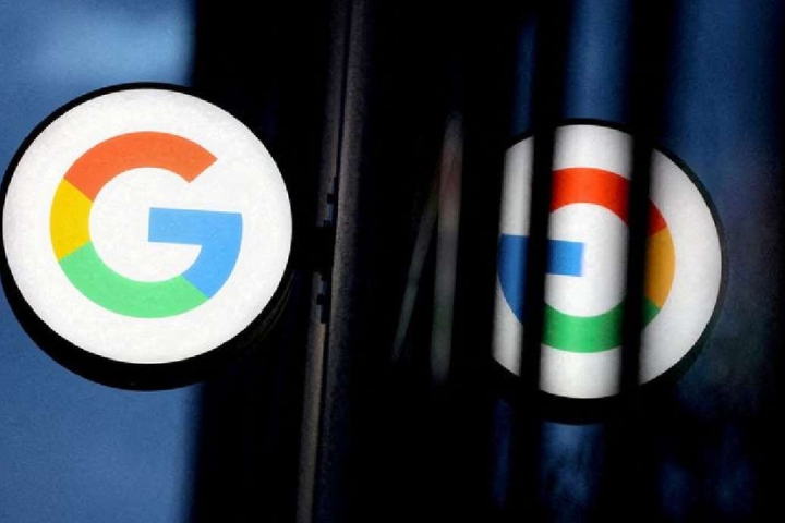 Google Tests Blue Checkmarks to Boost Business Trust