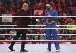 A WWE legend wants to see Seth Rollins VS CM Punk in WrestleMania