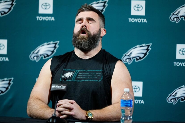 Jason Kelce Takes Daughters to Taylor Swift’s Eras Tour in Miami