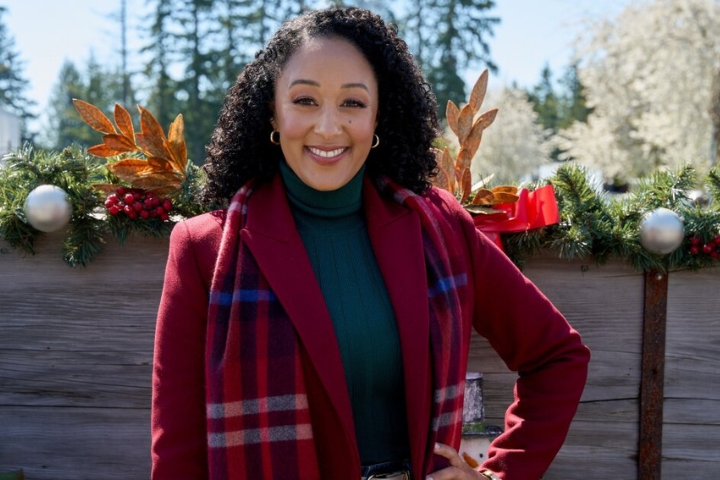 Tamera Mowry-Housley’s New Role Highlights Working Moms