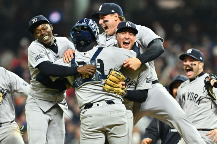 Yankees advances to their first World Series after 2009