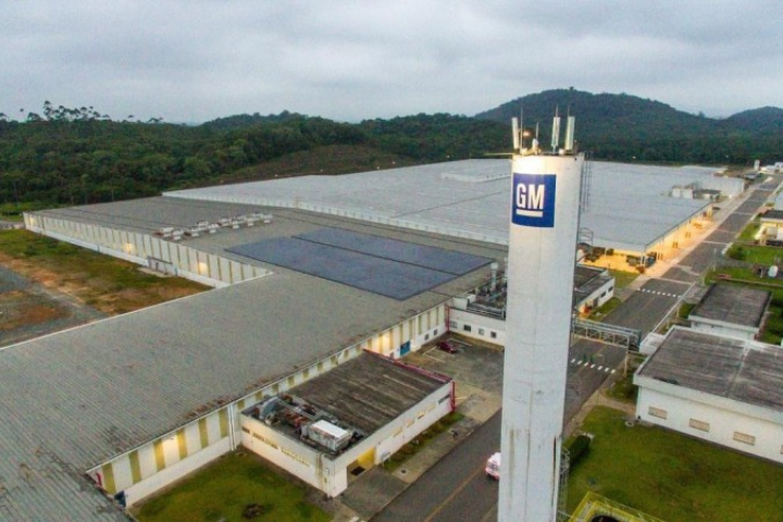 GM halts production as hurricane and strike hit supply chain