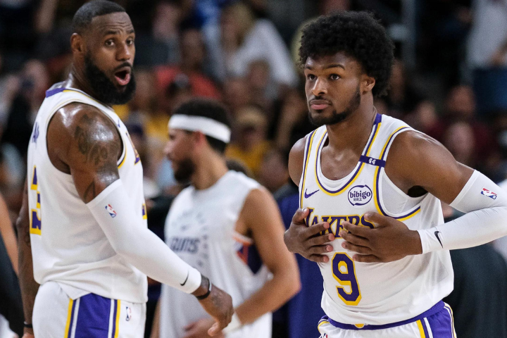 Lebron James plays with son Bronny for the first time in preseason