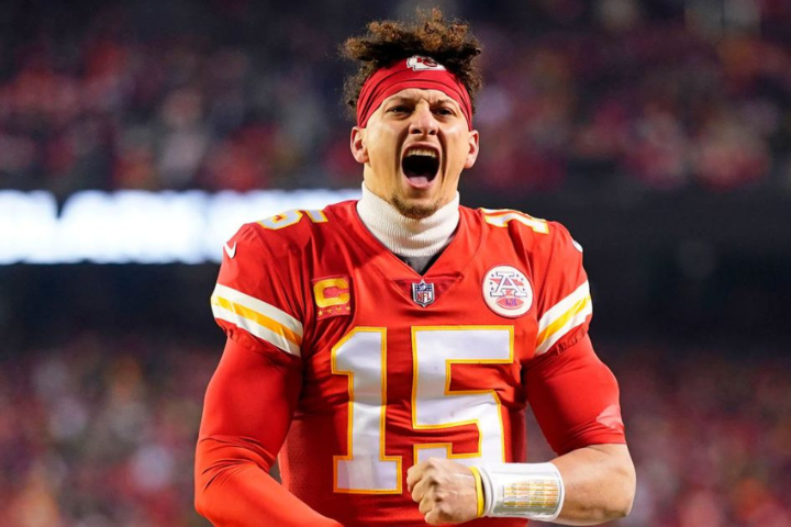 Mahomes Fined for Gesture Chiefs Lose Streak
