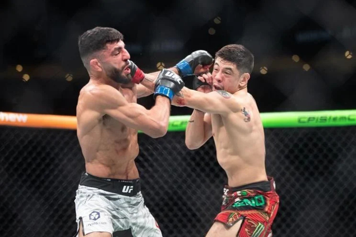 Moreno dominates Albazi, aims at Flyweight title rematch.