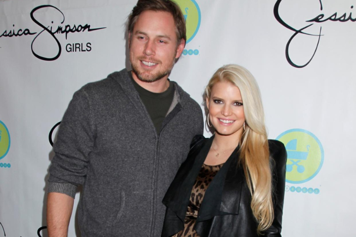 Jessica Simpson Eric Johnson living separate lives rumours swirl
