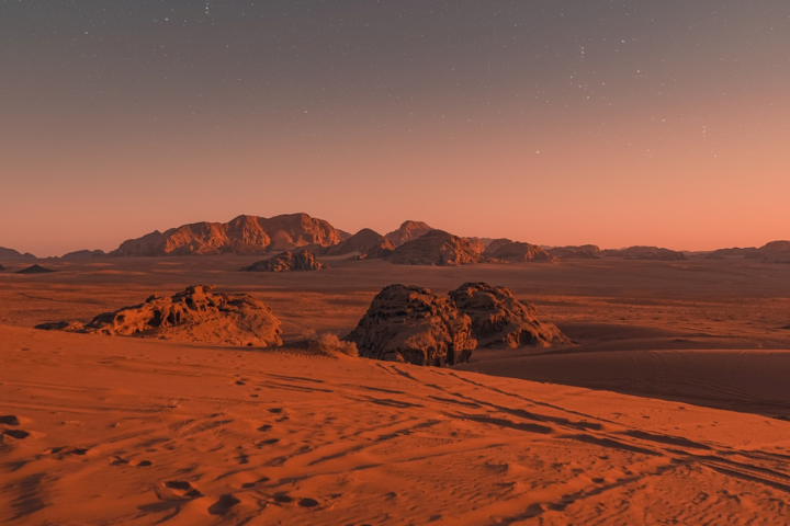Meteorite Grain Indicates Hot Water Existed on Mars