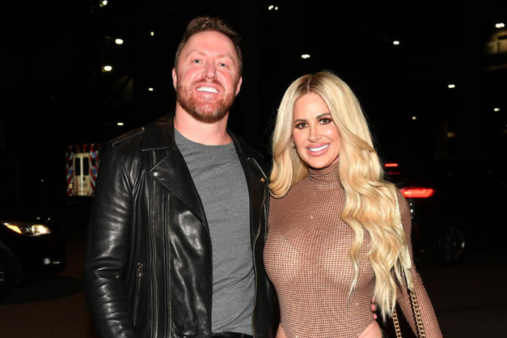 Kim Zolciak moves out amid foreclosure and drama