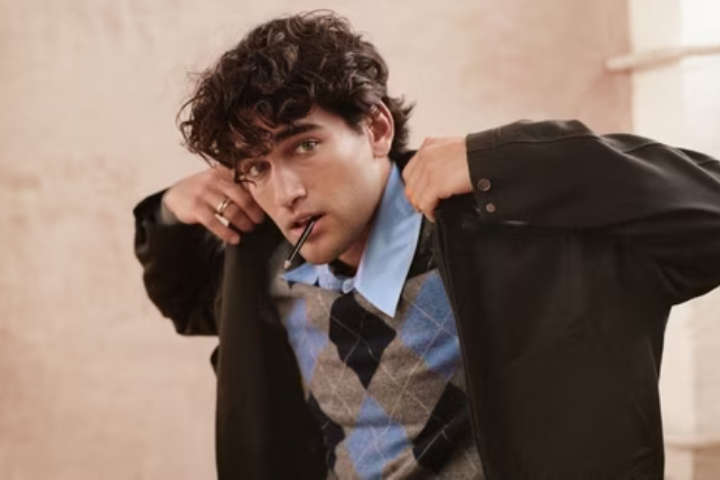 Jujutsu Kaisen Tops 2024 Manga Charts with 7.6M Copies Sold